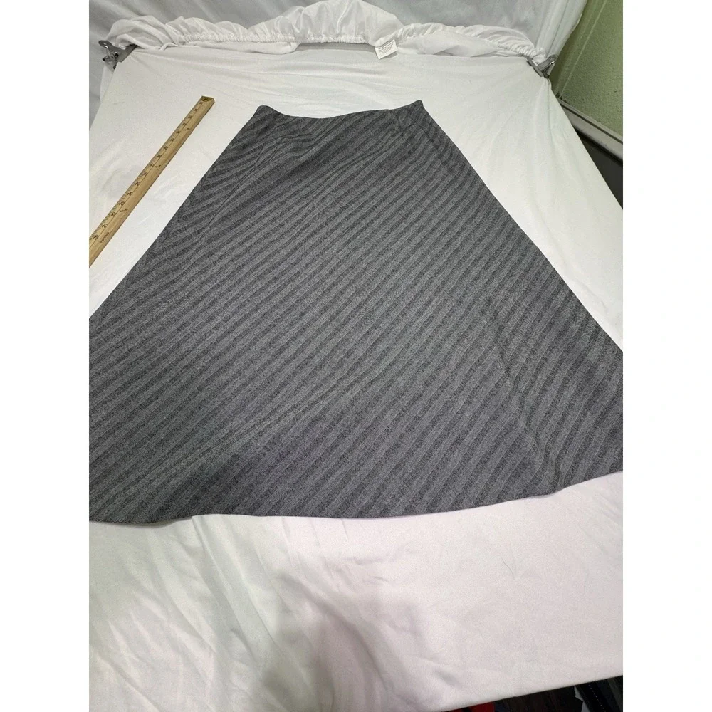 Eddie Bauer Women's Skirt Size 4 Gray Striped Long A-Line Y2K‎ Style Minimalist